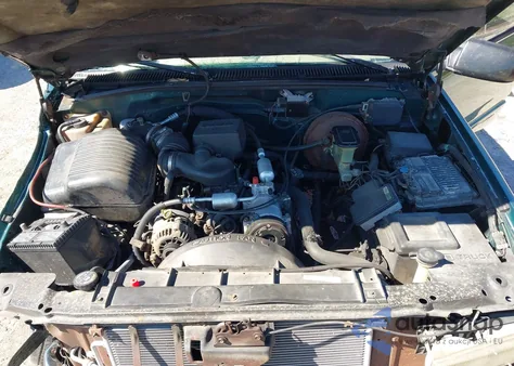 1997 Chevrolet C1500 Fleetside z USA, uszkodzony, nr VIN 1GCEC19M7VE145670